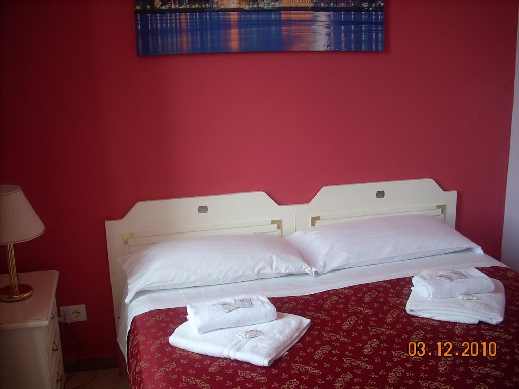 Hotel La Torre Del Moro Fiumicino Pokoj fotografie
