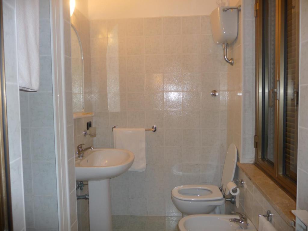 Hotel La Torre Del Moro Fiumicino Pokoj fotografie